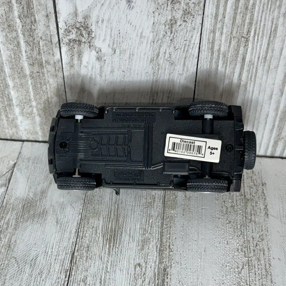 Kinsmart 2005 Hummer H2 SUT Black - 5097D - 1/40 scale Diecast Model Toy Car Tru